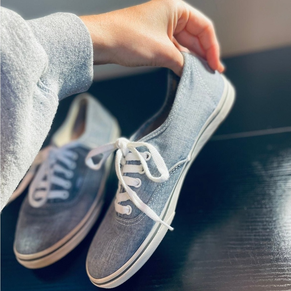 Vans - Picture 5 of 9